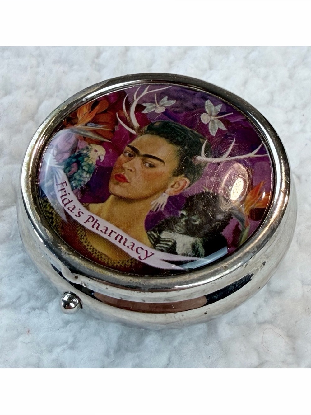 FRIDA KAHLO • “Frida’s Pharmacy” Compact Round Pill Case, OS